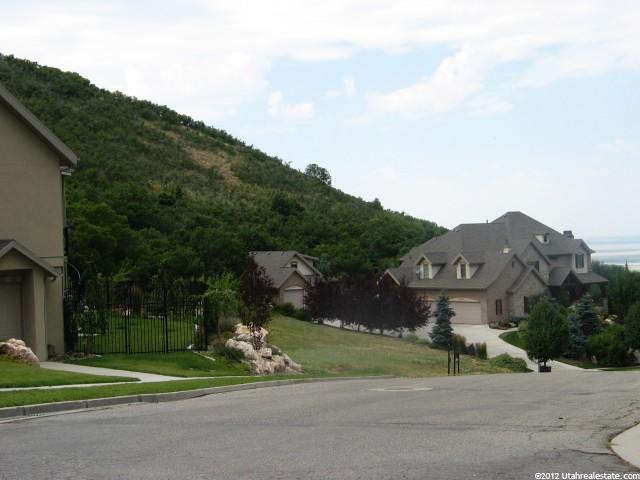 4250 S Summermeadow Dr, Bountiful, UT 84010 — photo 2