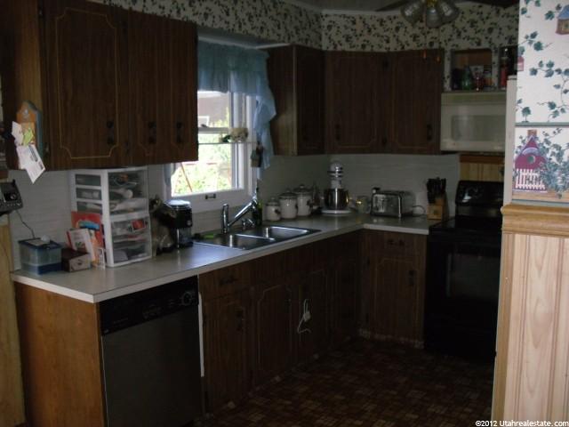 573 E 350 S, Clearfield, UT 84015 — photo 4