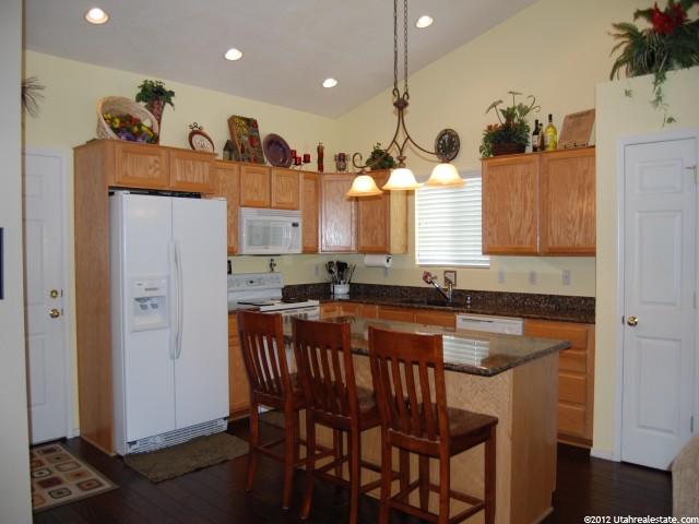 131 E 950 S, Kaysville, UT 84037 — photo 2