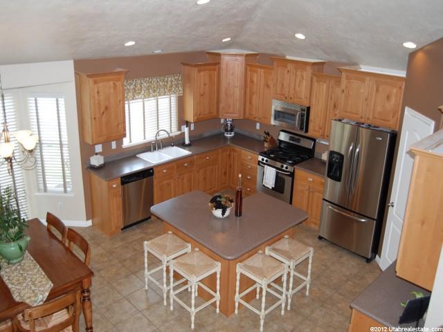 1104 Emry Ct, Fruit Heights, UT 84037 — photo 3