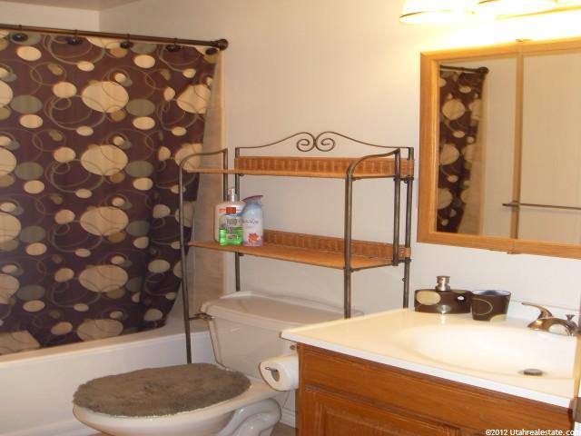 676 Ann St, Clearfield, UT 84015 — photo 6