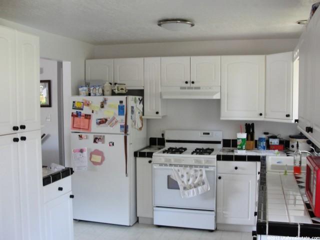 652 W 1580 N, Clinton, UT 84015 — photo 6
