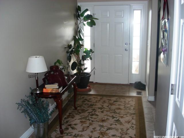 765 S Saint Andrews Dr, Syracuse, UT 84075 — photo 2
