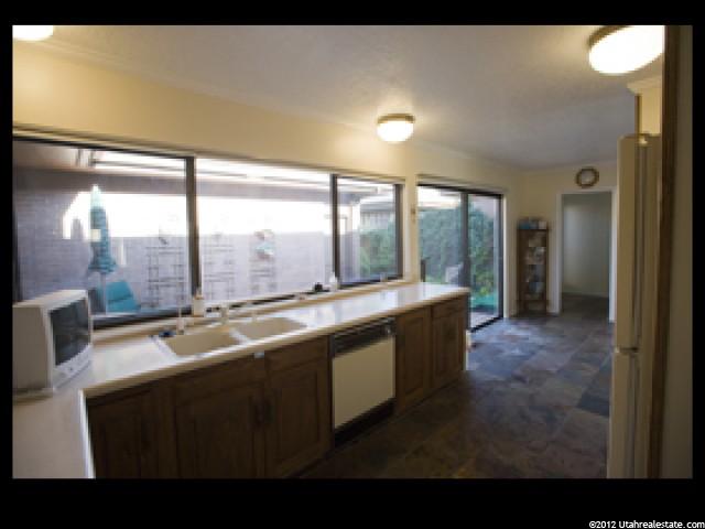 1922 S Ridgewood Way E, Bountiful, UT 84010 — photo 4