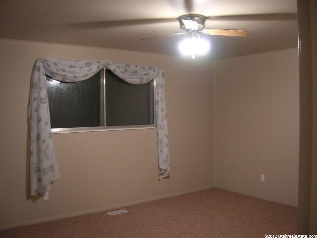 554 N Colonial St E, Layton, UT 84041 — photo 5