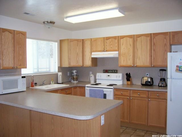 338 E 2350 N, North Ogden, UT 84414 — photo 2