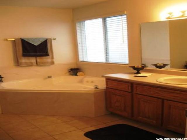 590 W 3500 S, Syracuse, UT 84075 — photo 8