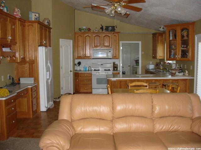 515 E 300 S, Hyrum, UT 84319 — photo 2