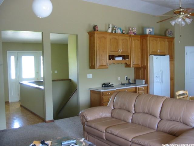 515 E 300 S, Hyrum, UT 84319 — photo 4
