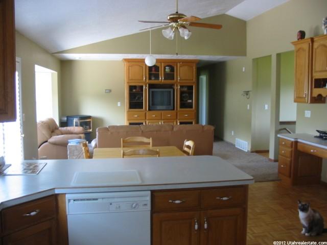 515 E 300 S, Hyrum, UT 84319 — photo 5