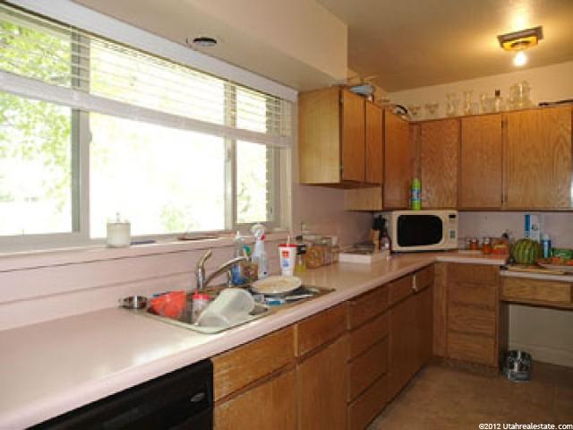 9215 S 300 E, Sandy, UT 84070 — photo 6