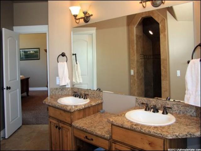 851 S 300 E, Farmington, UT 84025 — photo 11