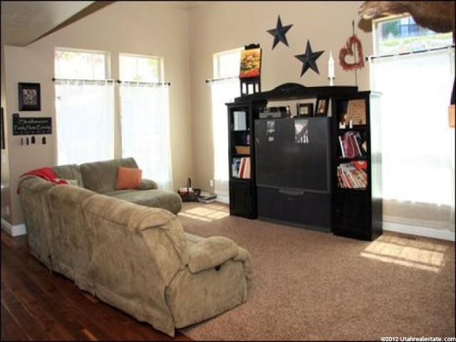 851 S 300 E, Farmington, UT 84025 — photo 5