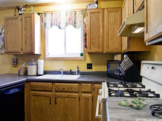 10804 S Bohm Pl, Sandy, UT 84094 — photo 6