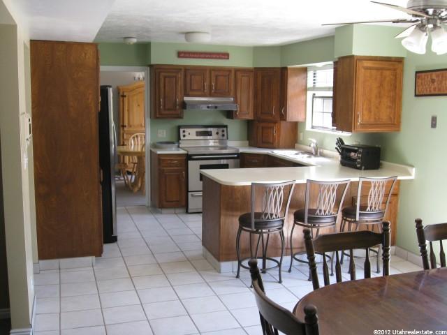 273 S 1375 St E, Bountiful, UT 84010 — photo 4