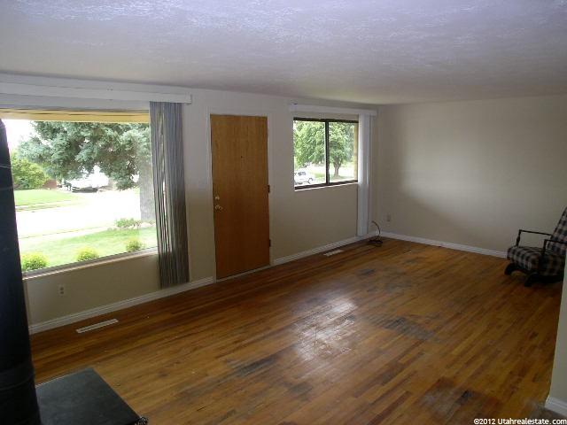 1016 Maxfield Dr, Ogden, UT 84404 — photo 4