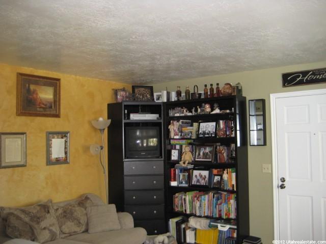 5586 S 2800 W, Roy, UT 84067 — photo 2