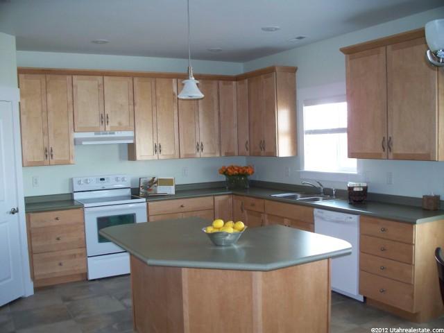 182 W 650 N, Vernal, UT 84078 — photo 2