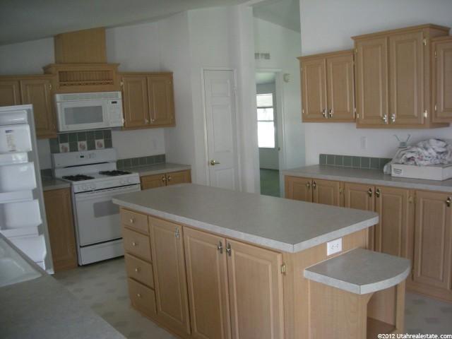 243 S 200 E, Mt Pleasant, UT 84647 — photo 6