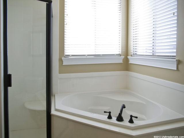 696 W 2400 S, Syracuse, UT 84075 — photo 11
