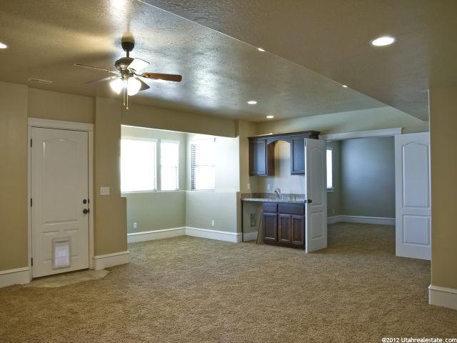 696 W 2400 S, Syracuse, UT 84075 — photo 12