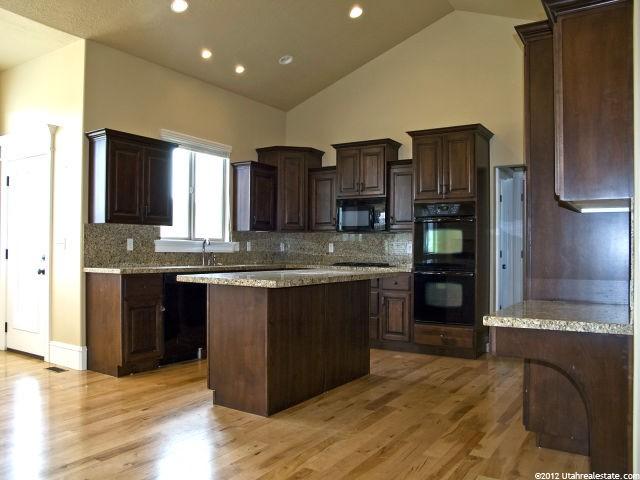 696 W 2400 S, Syracuse, UT 84075 — photo 5