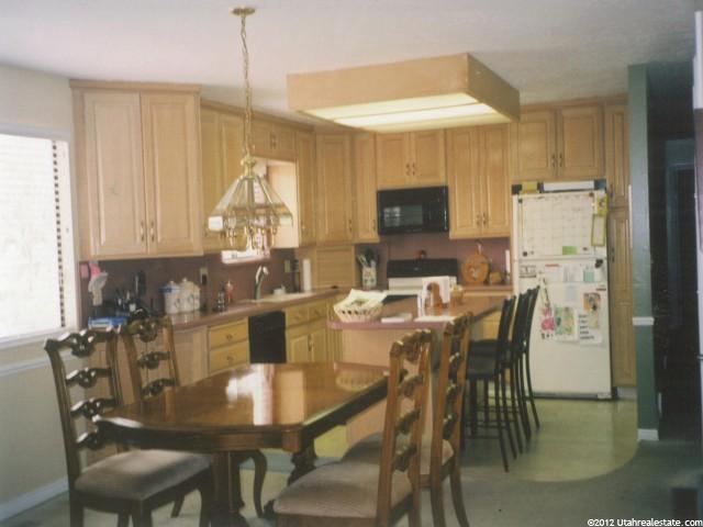 2109 E Kathy Dr, Sandy, UT 84092 — photo 7