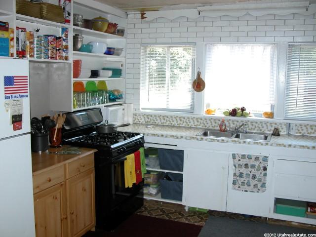 615 Lincoln Ave, Ogden, UT 84404 — photo 2
