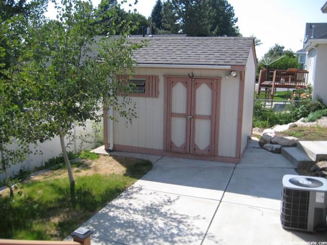 633 E 2475 N, North Ogden, UT 84414 — photo 11
