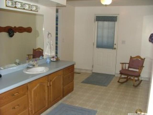 387 N 1300 E, Bountiful, UT 84010 — photo 4