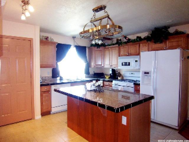 5252 S 4000 W, Roy, UT 84067 — photo 8