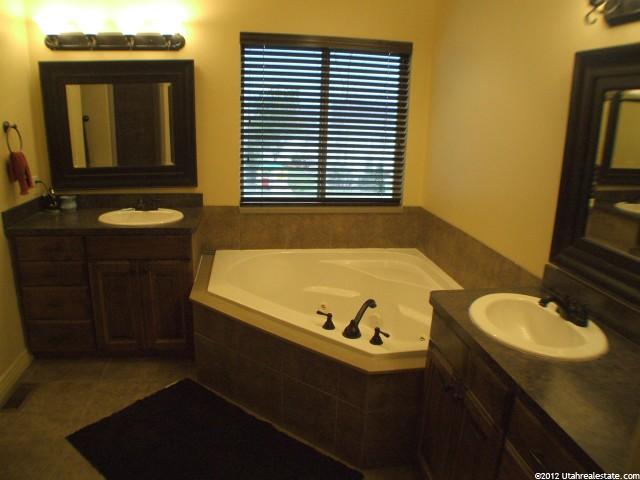 24 E 2450 N, Layton, UT 84041 — photo 11