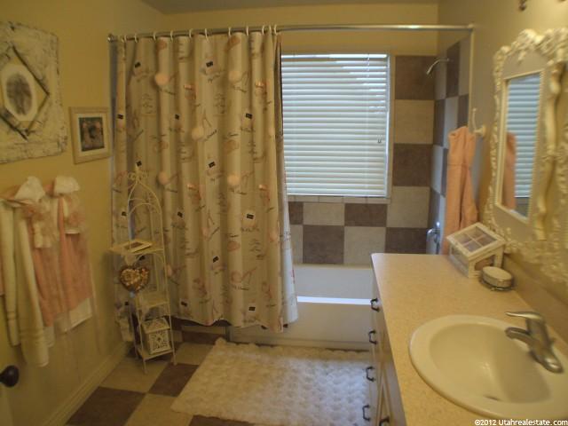 24 E 2450 N, Layton, UT 84041 — photo 6