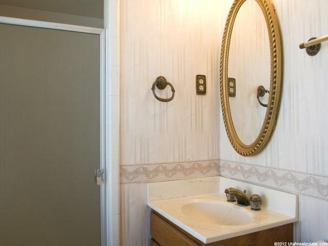 1476 E Tameron Dr, Sandy, UT 84092 — photo 9