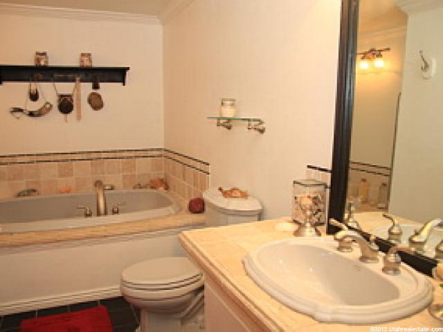 448 N Davis Blvd, Bountiful, UT 84010 — photo 2