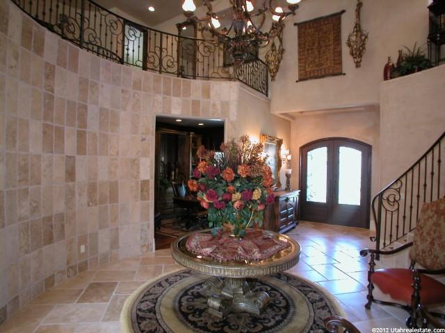 41 E Lone Hollow Dr, Sandy, UT 84092 — photo 2