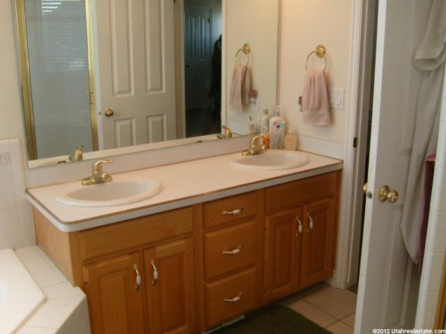 871 W 2300 S, Syracuse, UT 84075 — photo 5