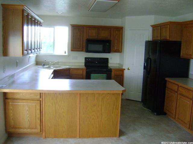 3033 Gleneagles Dr, Syracuse, UT 84075 — photo 2