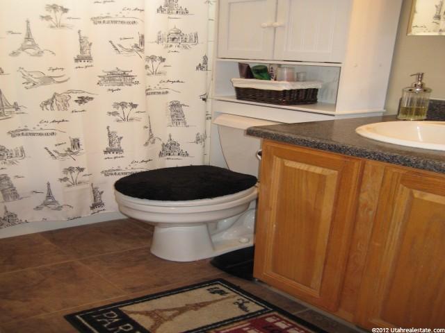 2493 W 1850 N, Clinton, UT 84015 — photo 6