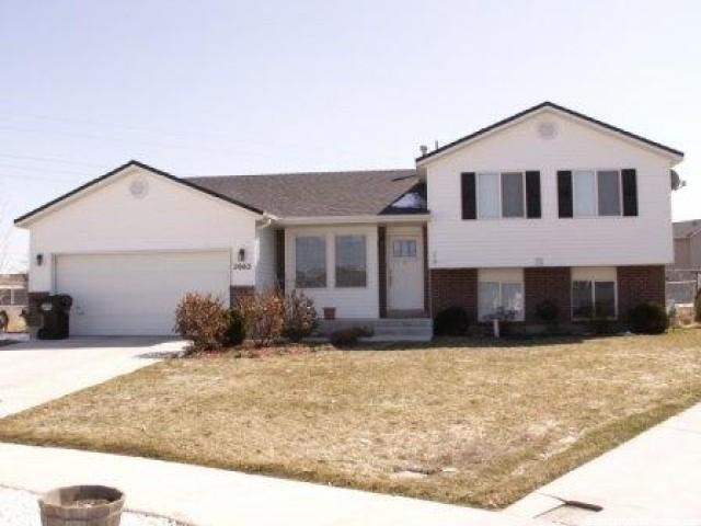 2002 N 1615 W, Clinton, UT 84015