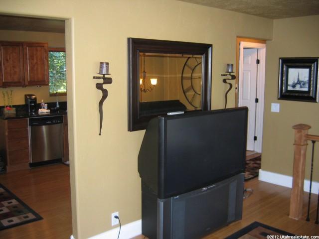 9411 Turnpike Ln, Sandy, UT 84070 — photo 2