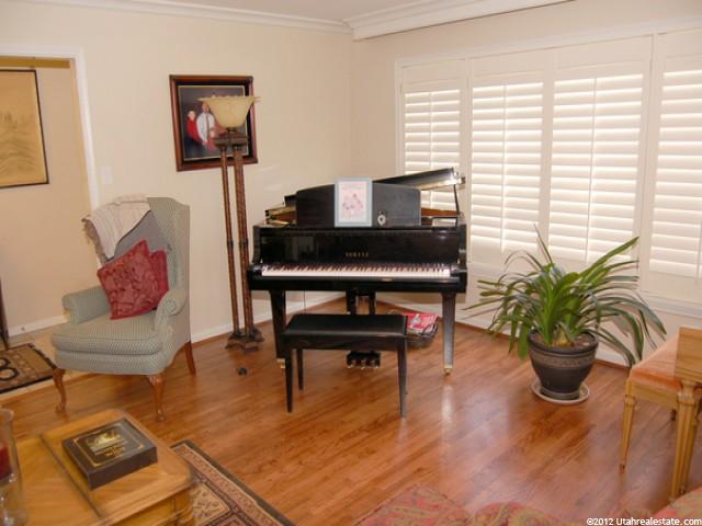 1321 Mitchell Dr, Ogden, UT 84403 — photo 2