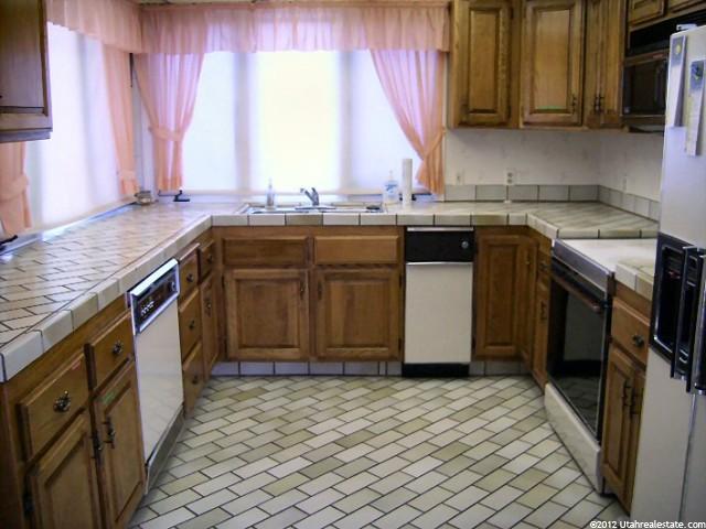 545 S Valley View Dr, St. George, UT 84770 — photo 2