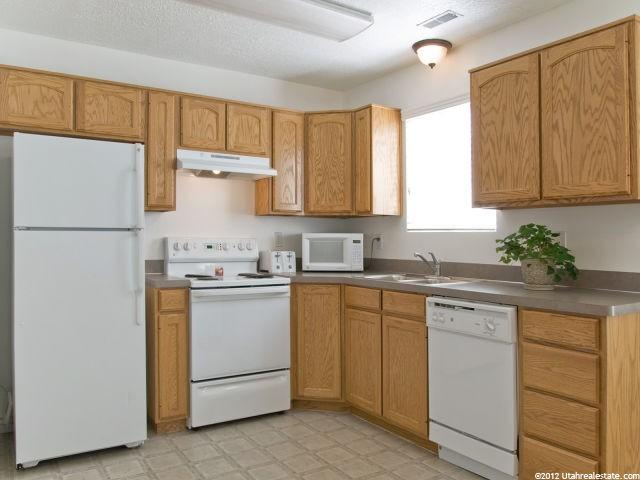 421 W 1925 N, Harrisville, UT 84414 — photo 4