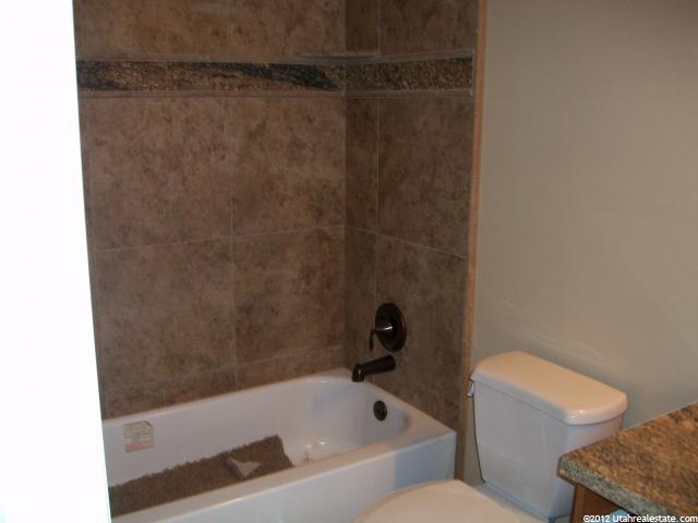 921 W 3150 S, Syracuse, UT 84075 — photo 2