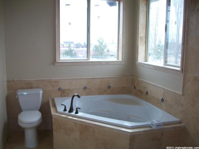 921 W 3150 S, Syracuse, UT 84075 — photo 5