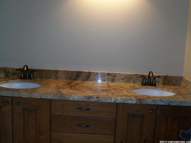 921 W 3150 S, Syracuse, UT 84075 — photo 7