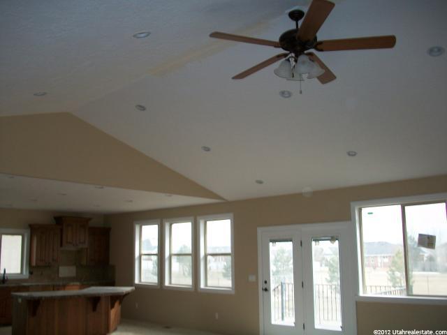 921 W 3150 S, Syracuse, UT 84075 — photo 10