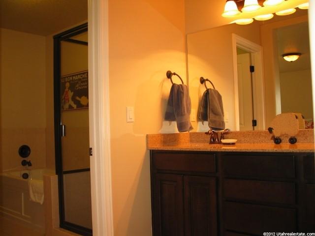 105 N 360 W, Centerville, UT 84014 — photo 11