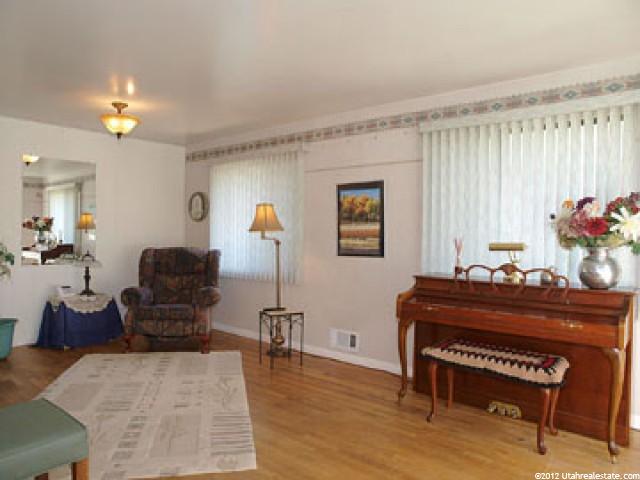 92 W 800 N, Bountiful, UT 84010 — photo 2